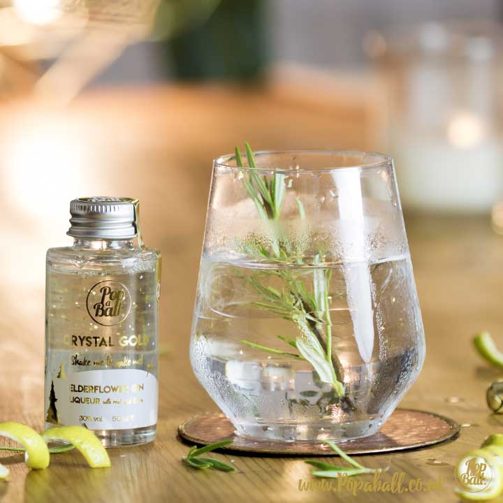gin gift set with tonic and drink shimmer